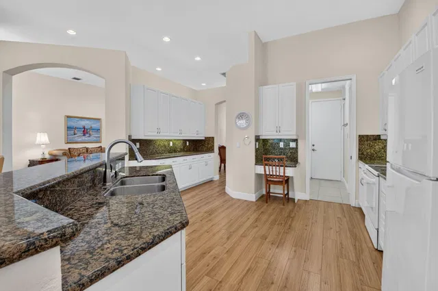 Residence photo 9