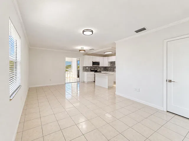 West Palm Beach Residence photo 4
