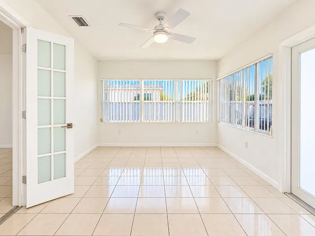 West Palm Beach Residence photo 13