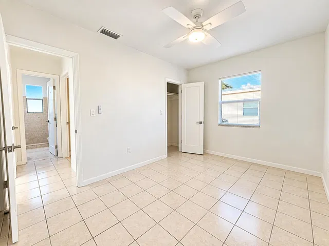 West Palm Beach Residence photo 16