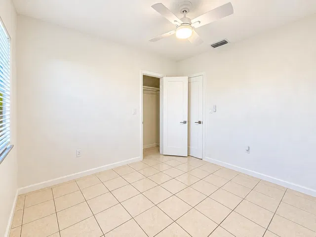 West Palm Beach Residence photo 17