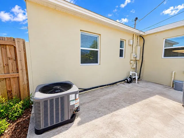 West Palm Beach Residence photo 21