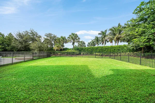 Boca Bridges Residence photo 27