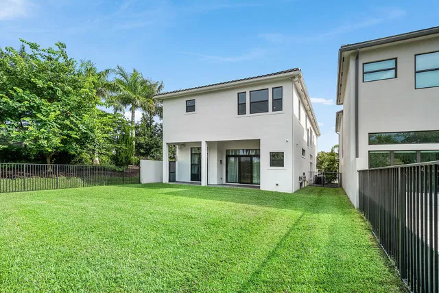 Boca Bridges Residence photo 29