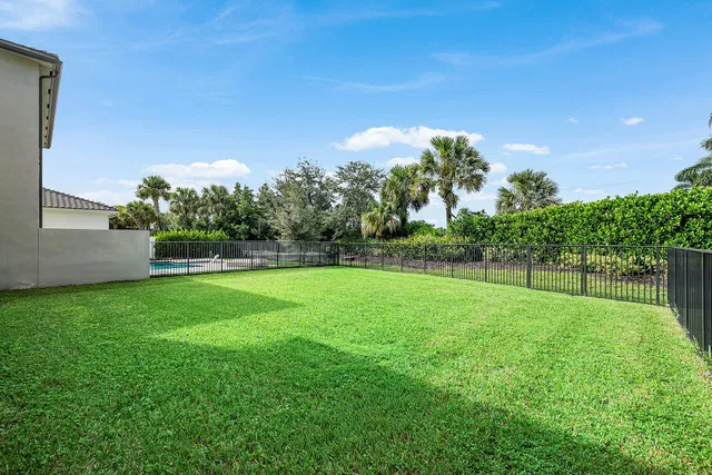 Boca Bridges Residence photo 36