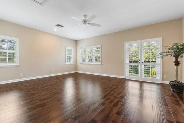  Residence photo 32