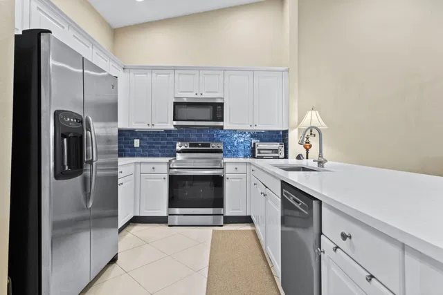  Residence photo 4