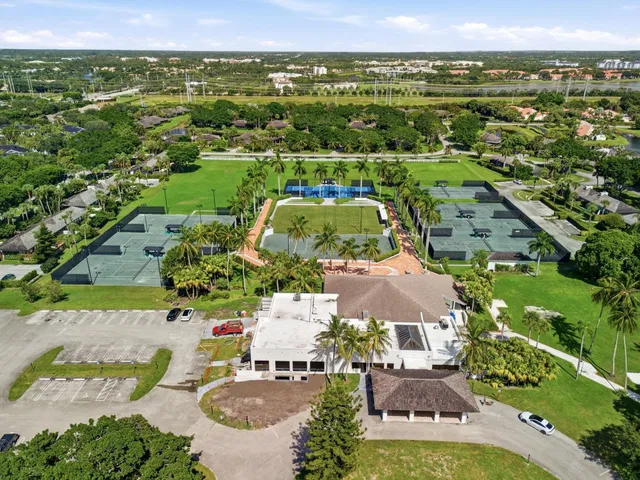 First Fairway Residence photo 63