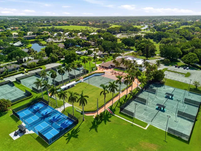 First Fairway Residence photo 65