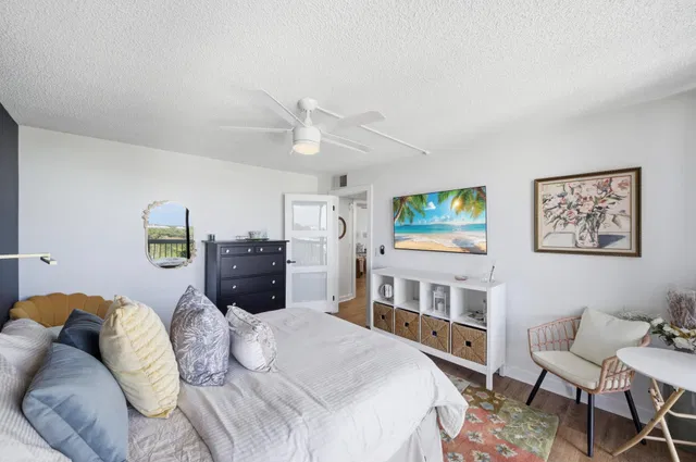 Unit 606 photo 13