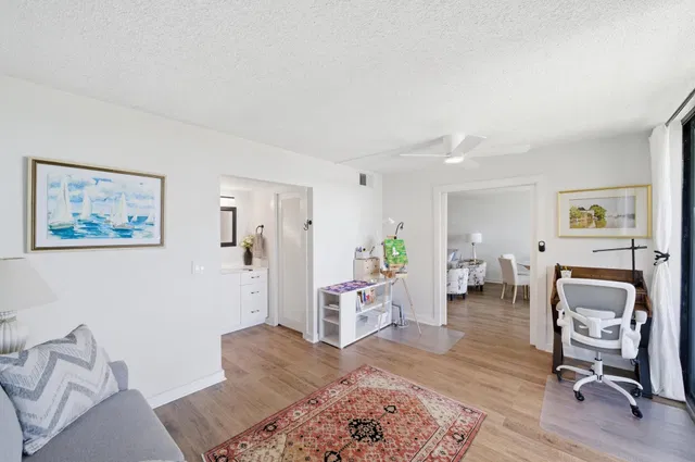 Unit 606 photo 18