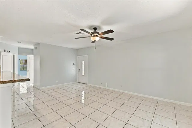 Residence photo 3