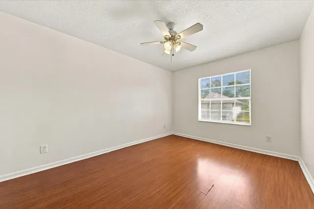 Residence photo 25