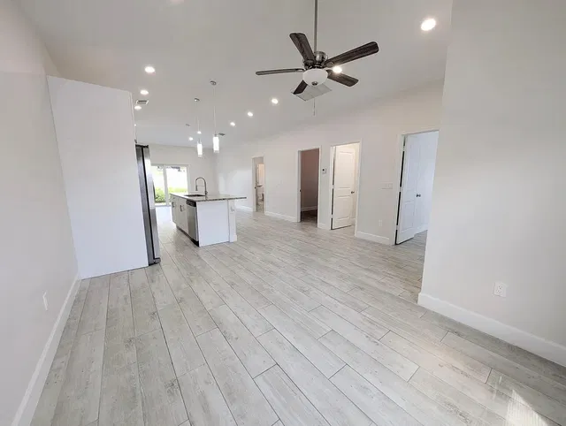  Residence photo 5