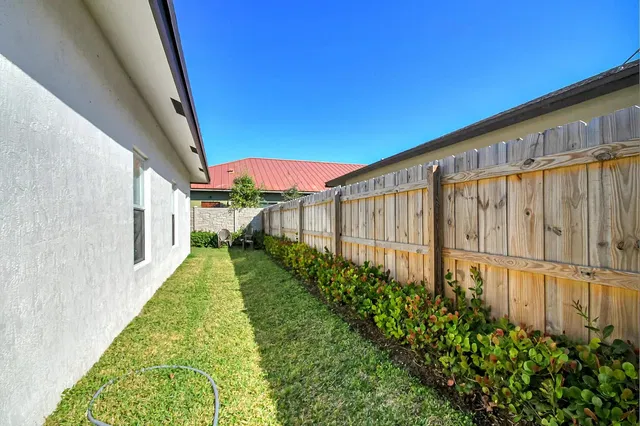  Residence photo 15