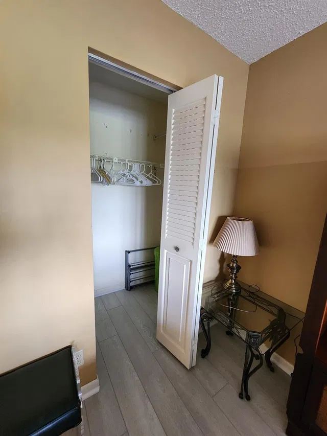 Unit 4033 photo 11