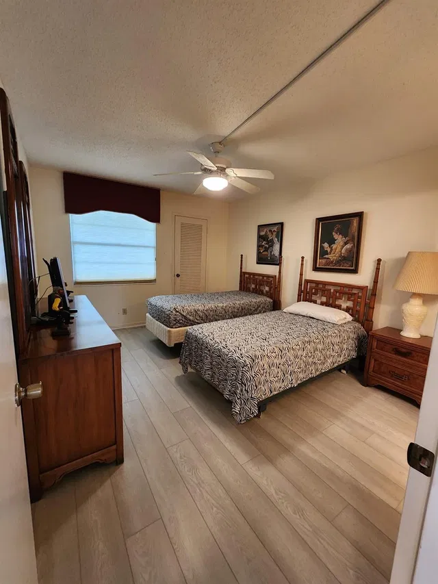  Unit 4033 photo 14