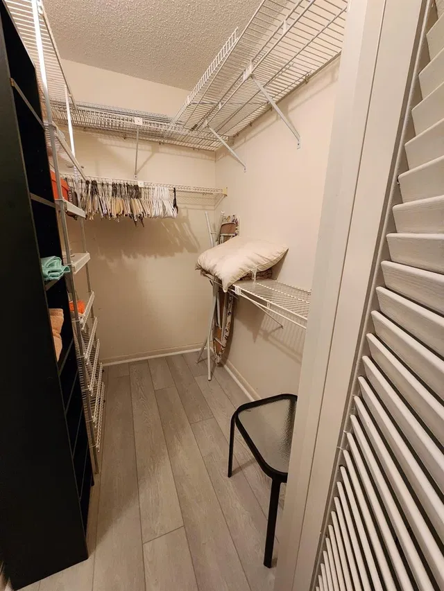 Unit 4033 photo 19
