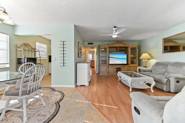 Residence photo 5