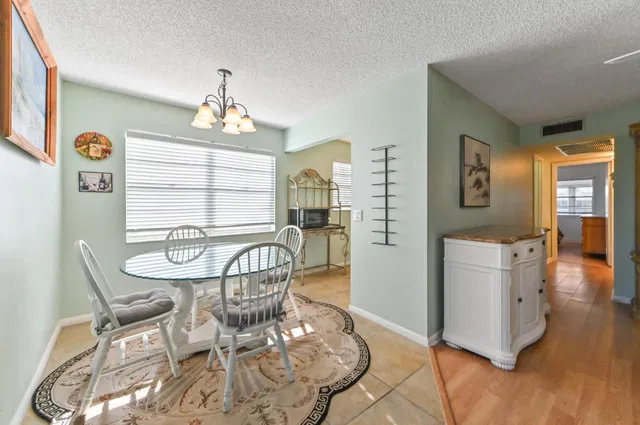 Residence photo 6