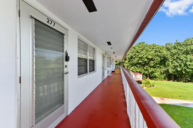 Residence photo 16