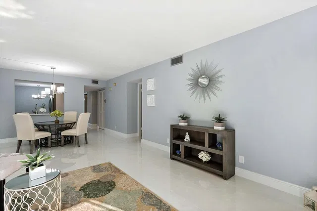  Unit 104 photo 4
