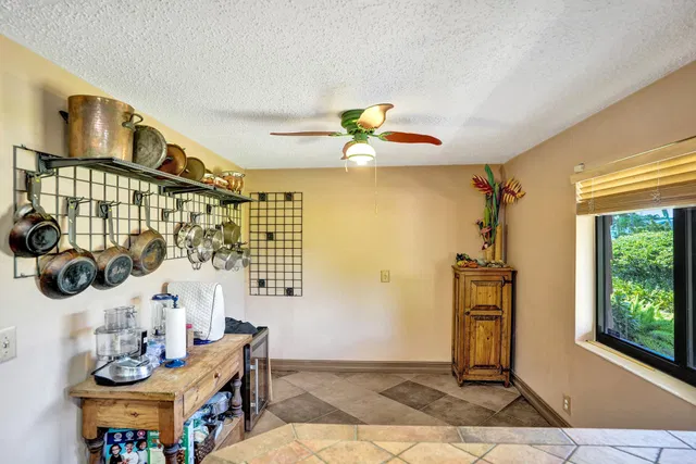  Residence photo 9