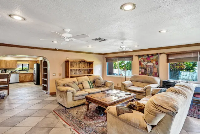  Residence photo 11