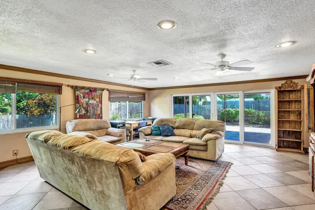  Residence photo 12