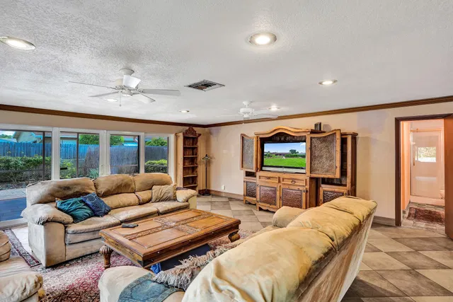  Residence photo 14