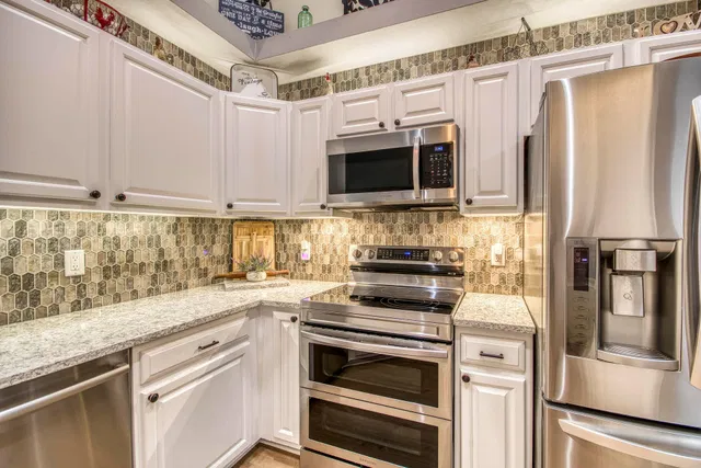 Unit 602E photo 14