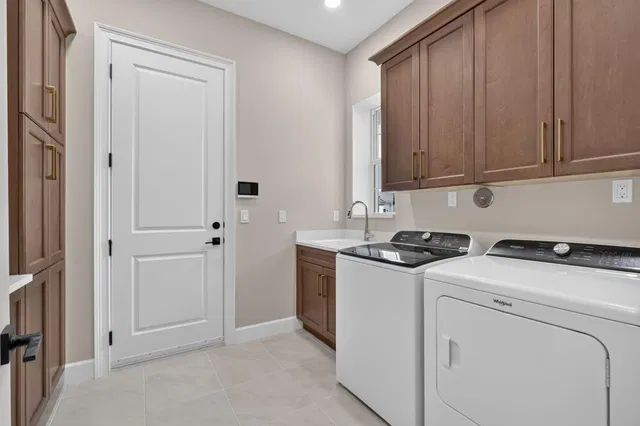 Residence photo 22