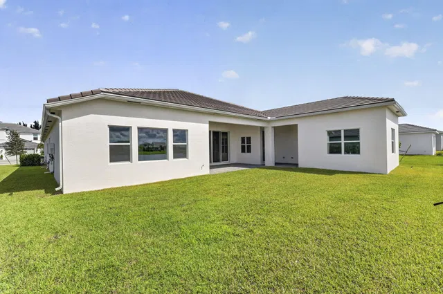 Residence photo 74