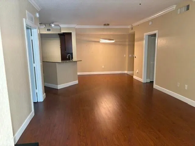Residence photo 3