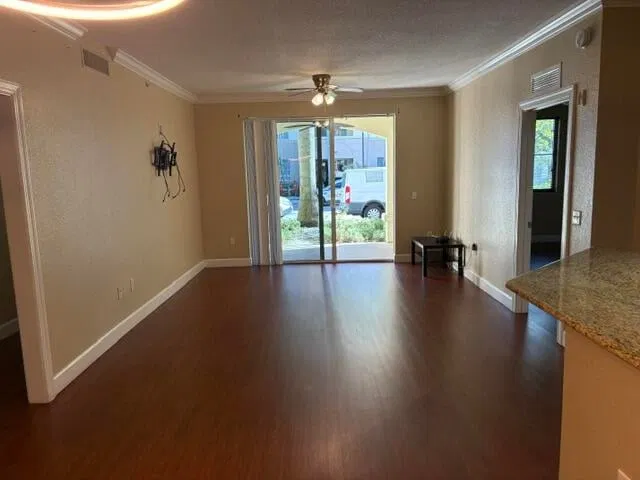 Residence photo 4