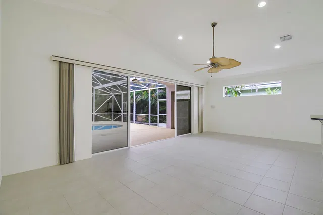  Residence photo 9