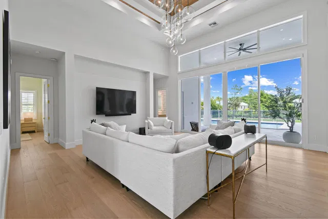 Residence photo 5