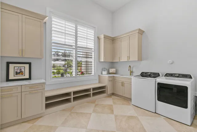 Residence photo 45