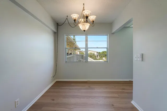 Residence photo 6