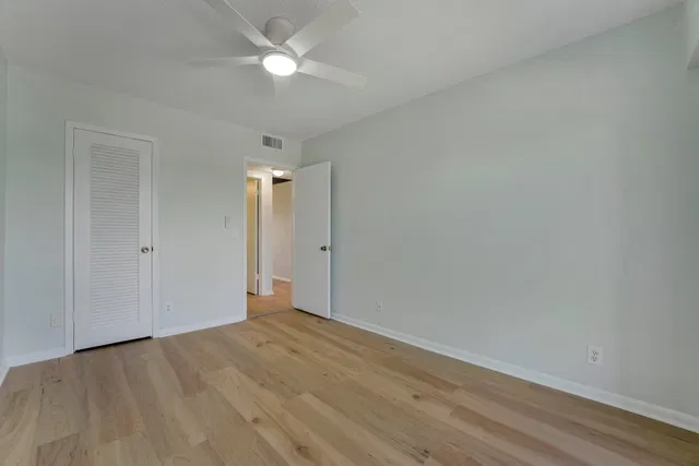 Residence photo 17
