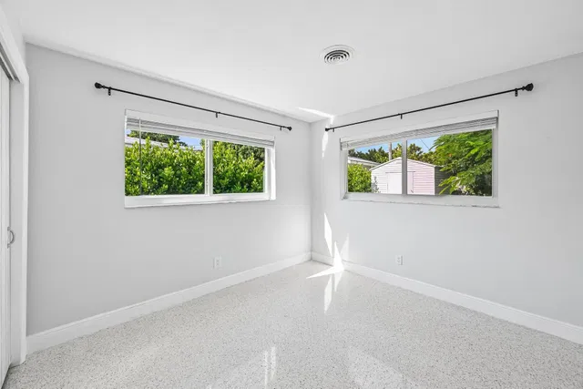 Residence photo 20