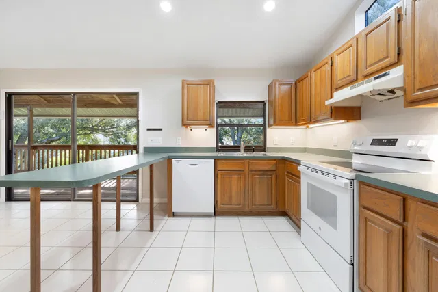 Residence photo 3