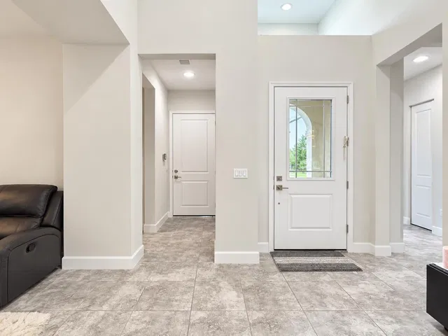 Residence photo 3