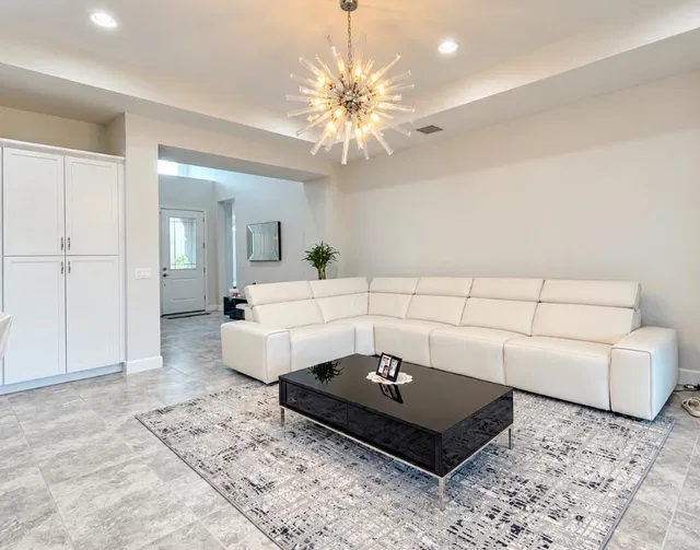 Residence photo 5