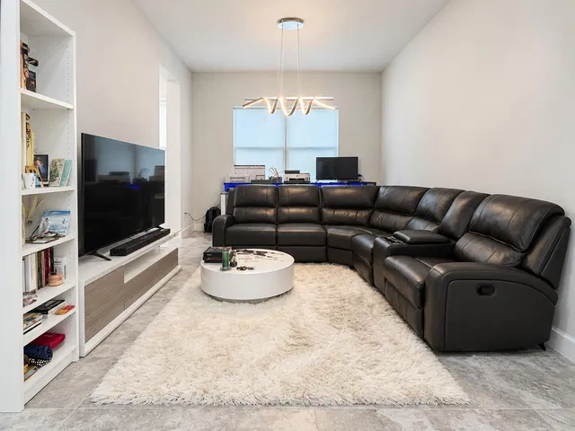 Residence photo 10