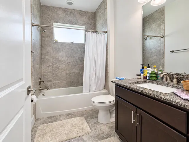 Residence photo 18