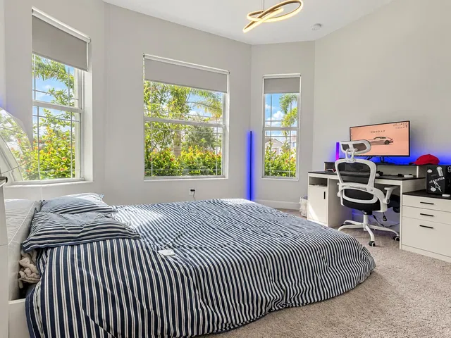 Residence photo 19