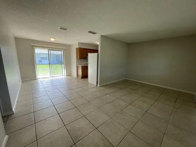 Residence photo 2