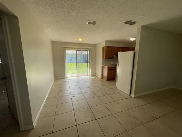 Residence photo 4