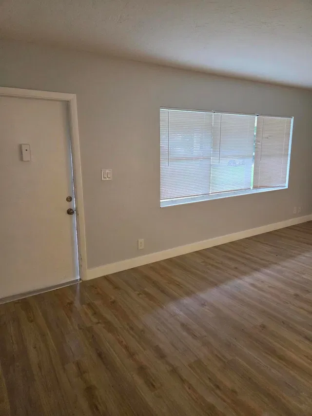  Residence photo 4